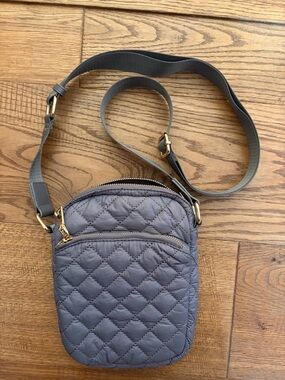 Nico & Olive Quilted Crossbody Bag in Gray with Gold Hardware
